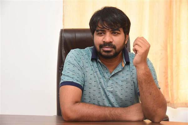 Meeku Maathrae cheputha actor Abhinav Gomatam interview